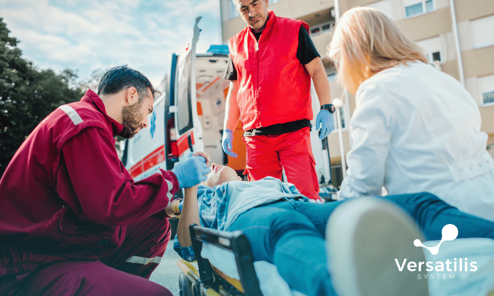 médicos realizando atendimento de emergência